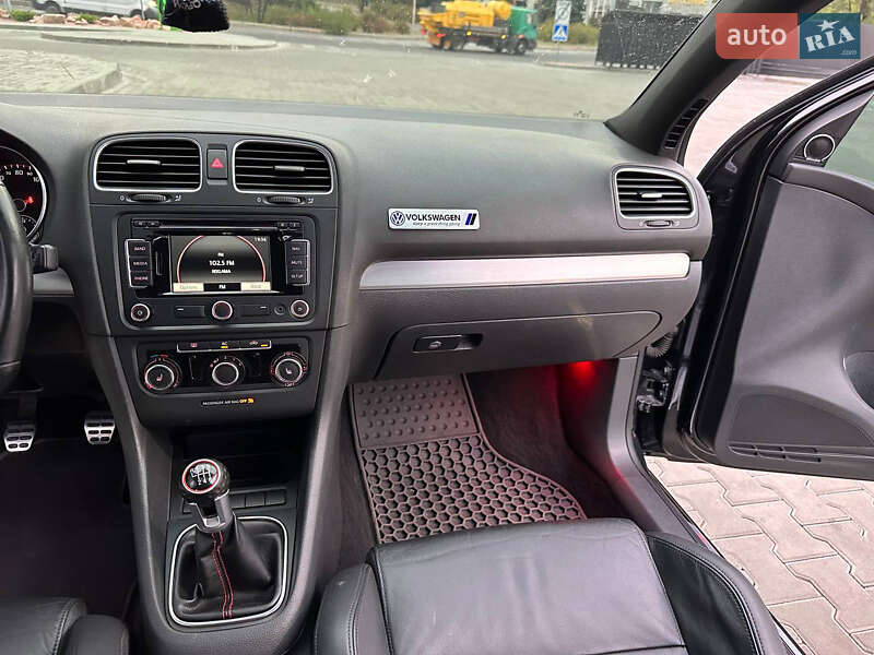Хэтчбек Volkswagen Golf GTI 2011 в Днепре