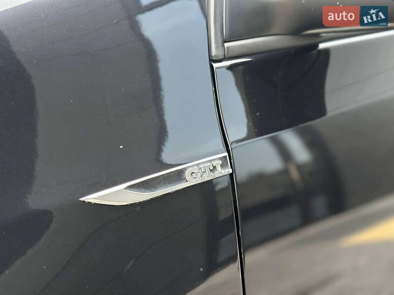 Хэтчбек Volkswagen Golf GTI 2011 в Днепре