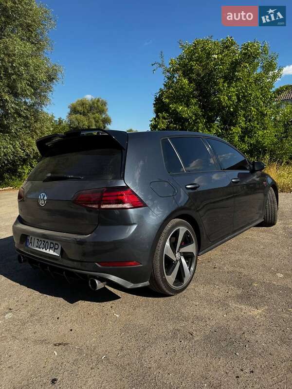 Хэтчбек Volkswagen Golf GTI 2017 в Богуславе