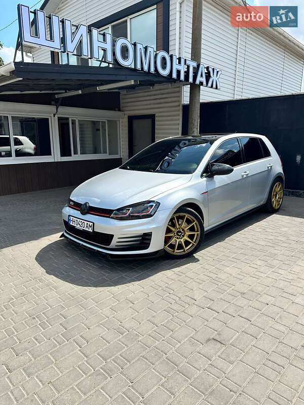 Хэтчбек Volkswagen Golf GTI 2014 в Одессе фото 5 Хэтчбек Volkswagen Golf GTI 2014 в Одессе