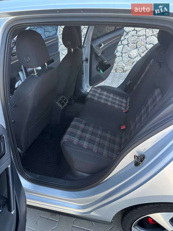 Хэтчбек Volkswagen Golf GTI 2016 в Тернополе