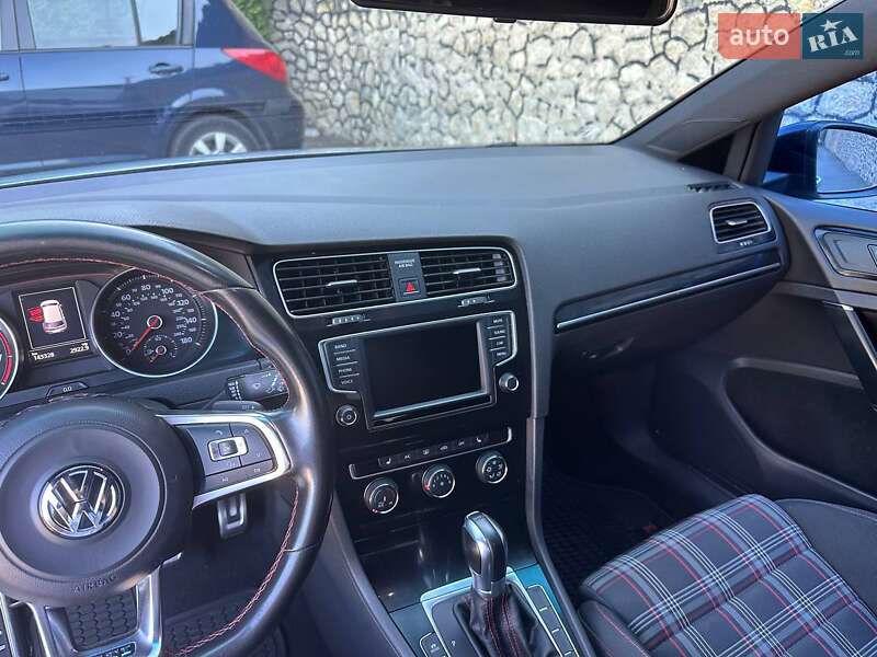Хэтчбек Volkswagen Golf GTI 2016 в Тернополе