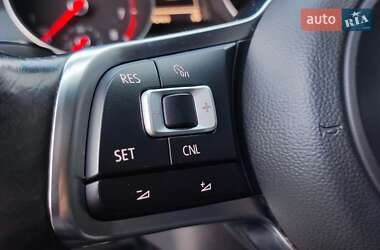 Хэтчбек Volkswagen Golf GTI 2015 в 