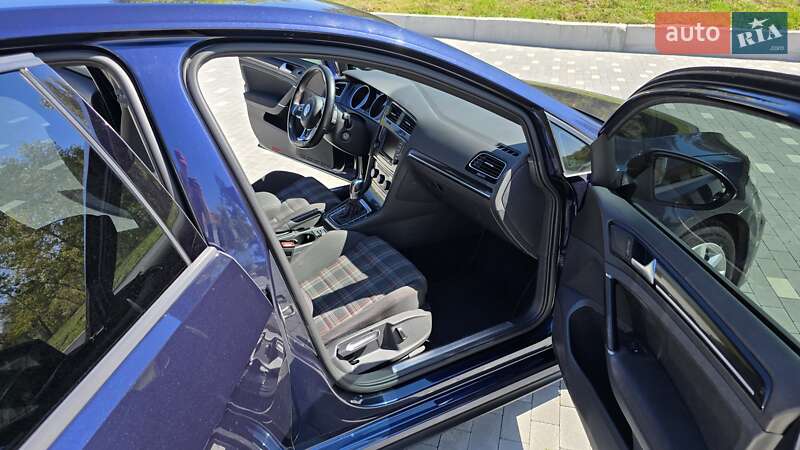 Хэтчбек Volkswagen Golf GTI 2017 в Киеве фото 22 Хэтчбек Volkswagen Golf GTI 2017 в Киеве