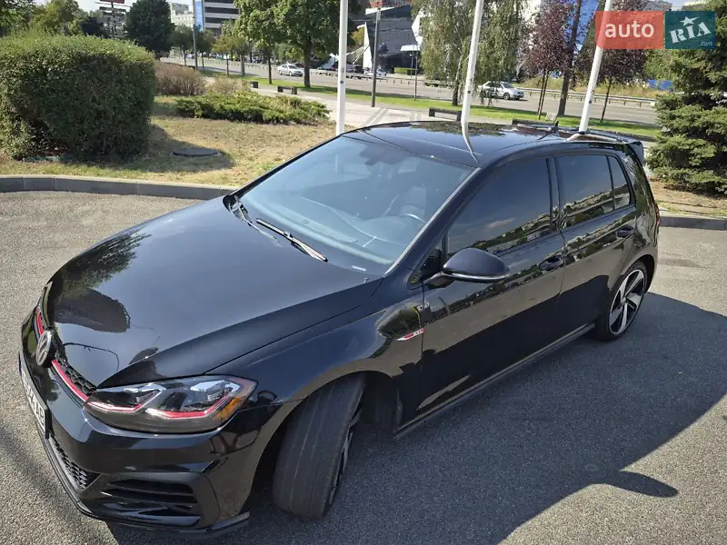 Volkswagen Golf GTI