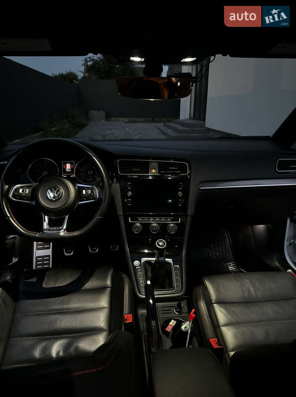 Хэтчбек Volkswagen Golf GTI 2018 в Львове фото 5 Хэтчбек Volkswagen Golf GTI 2018 в Львове