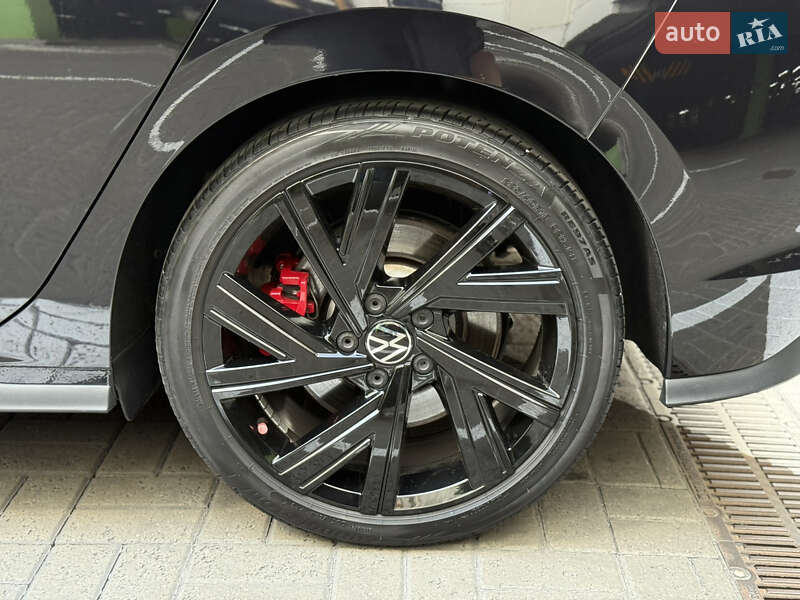 Хэтчбек Volkswagen Golf GTI 2021 в Киеве