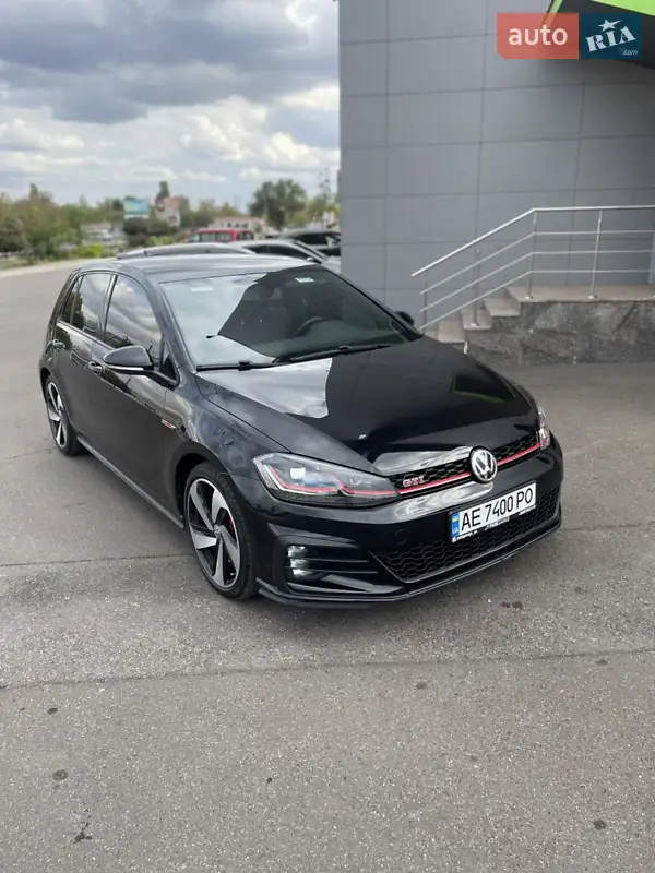 Volkswagen Golf GTI