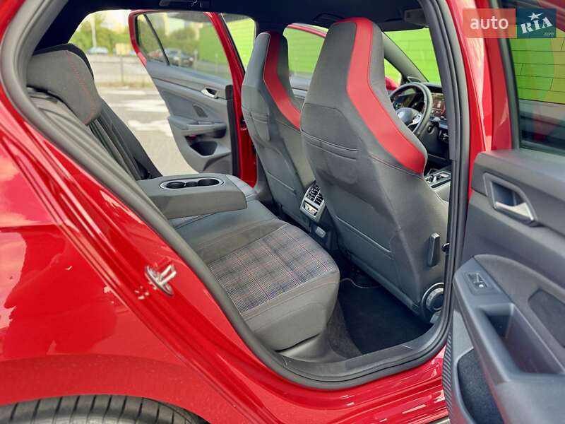 Хэтчбек Volkswagen Golf GTI 2021 в Киеве
