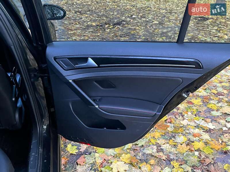 Хэтчбек Volkswagen Golf GTI 2016 в Киеве фото 28 Хэтчбек Volkswagen Golf GTI 2016 в Киеве