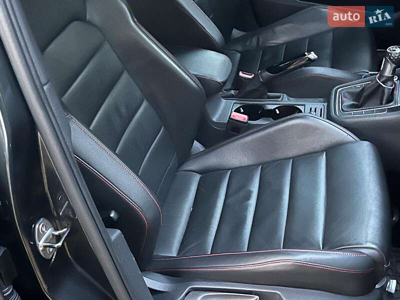 Хэтчбек Volkswagen Golf GTI 2016 в Киеве фото 33 Хэтчбек Volkswagen Golf GTI 2016 в Киеве