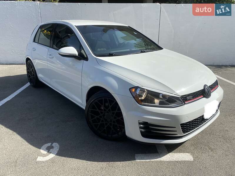 Хэтчбек Volkswagen Golf GTI 2016 в Киеве фото 2 Хэтчбек Volkswagen Golf GTI 2016 в Киеве