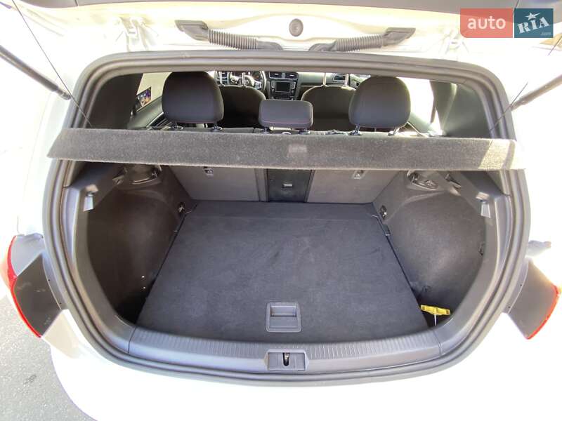 Хэтчбек Volkswagen Golf GTI 2016 в Киеве фото 17 Хэтчбек Volkswagen Golf GTI 2016 в Киеве