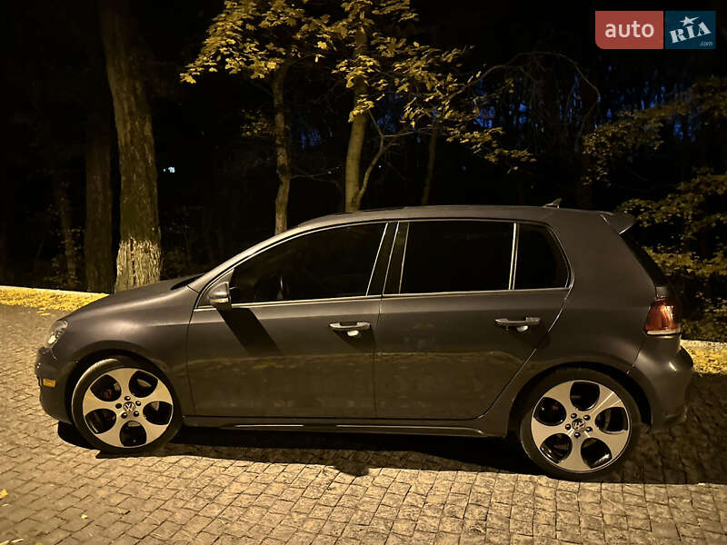 Хэтчбек Volkswagen Golf GTI 2012 в Черновцах