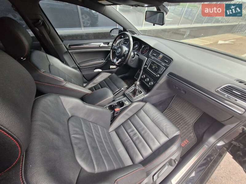 Хэтчбек Volkswagen Golf GTI 2016 в Киеве фото 10 Хэтчбек Volkswagen Golf GTI 2016 в Киеве