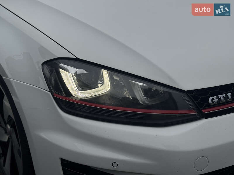 Хетчбек Volkswagen Golf GTI 2014 в Києві