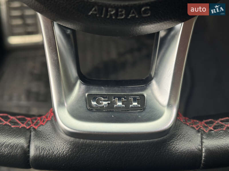 Хетчбек Volkswagen Golf GTI 2014 в Києві