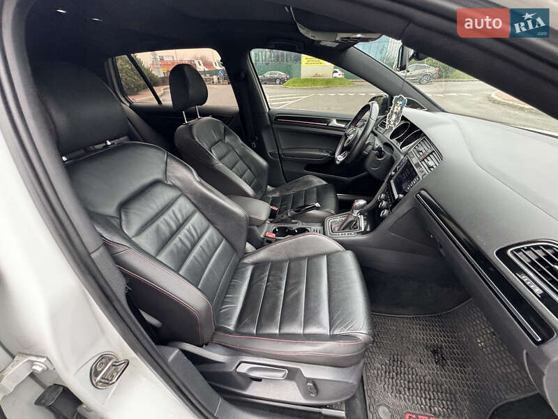 Хетчбек Volkswagen Golf GTI 2014 в Києві