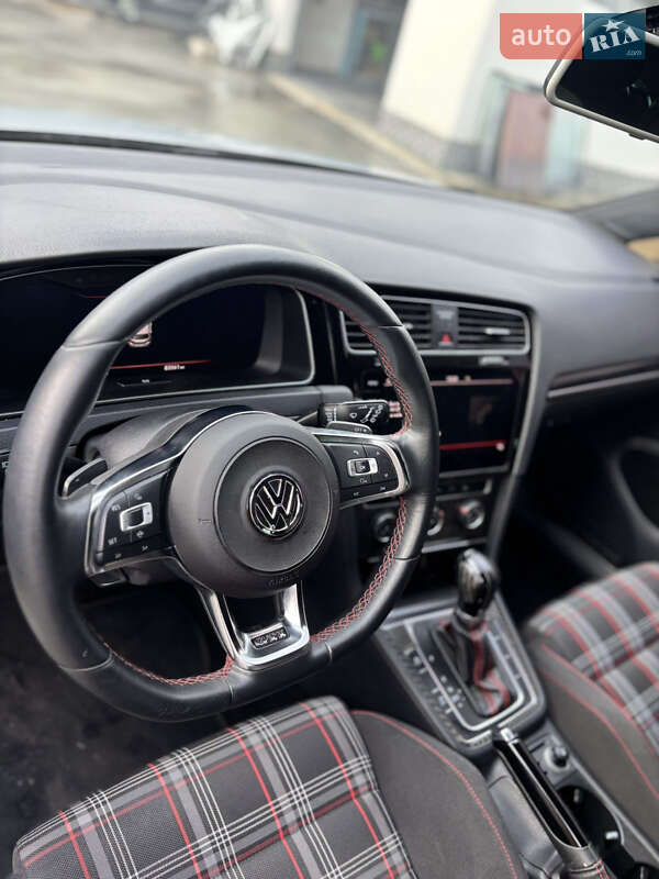 Хетчбек Volkswagen Golf GTI 2014 в Києві