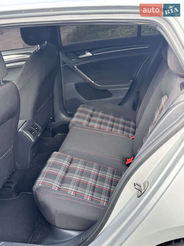 Хетчбек Volkswagen Golf GTI 2014 в Києві