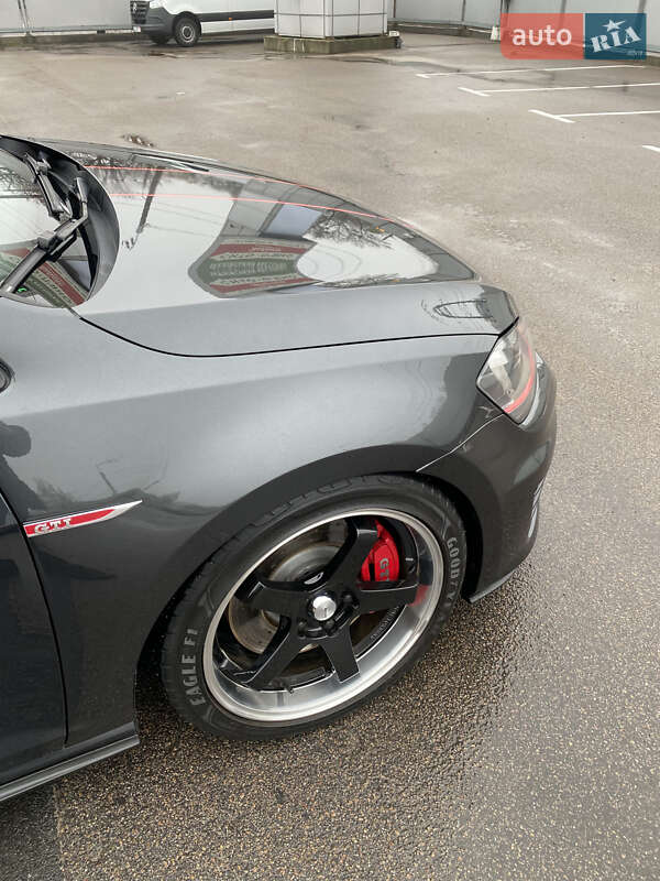 Хэтчбек Volkswagen Golf GTI 2015 в Киеве