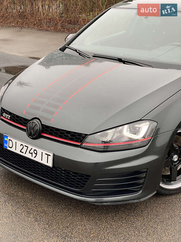 Хэтчбек Volkswagen Golf GTI 2015 в Киеве