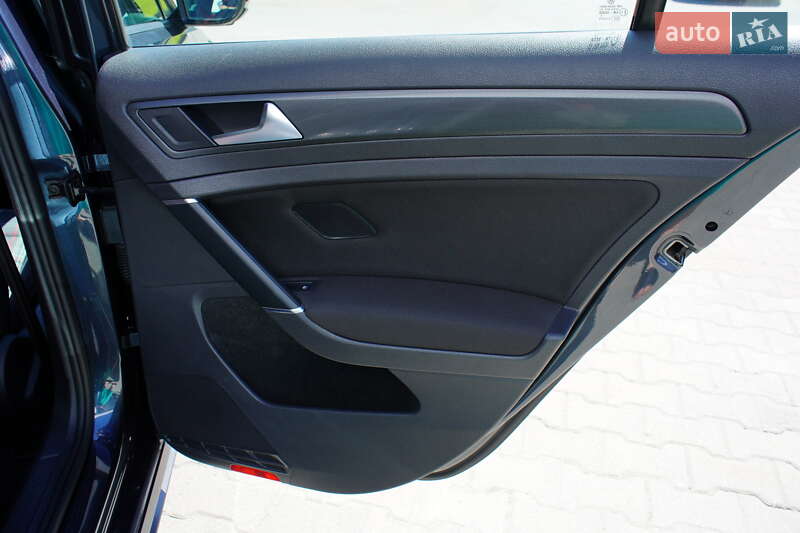 Хэтчбек Volkswagen Golf GTI 2018 в Житомире