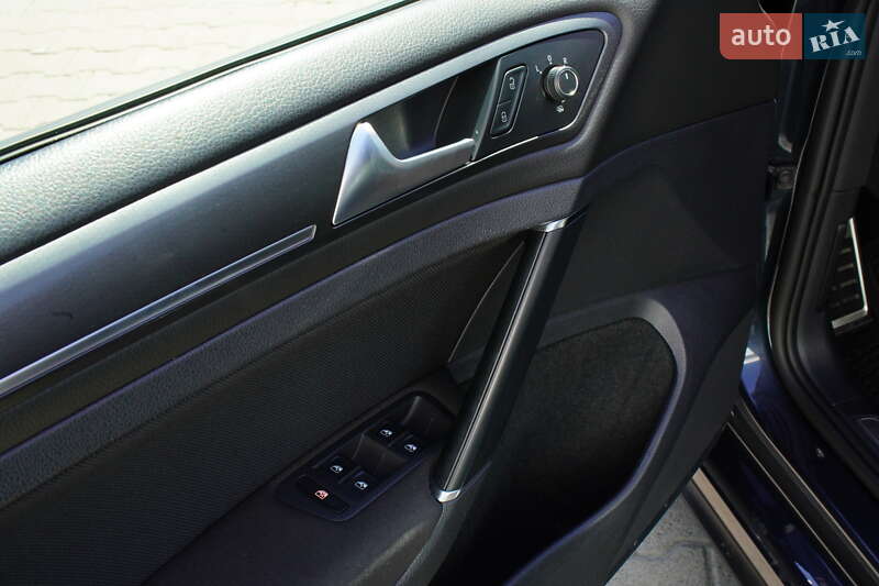 Хэтчбек Volkswagen Golf GTI 2018 в Житомире