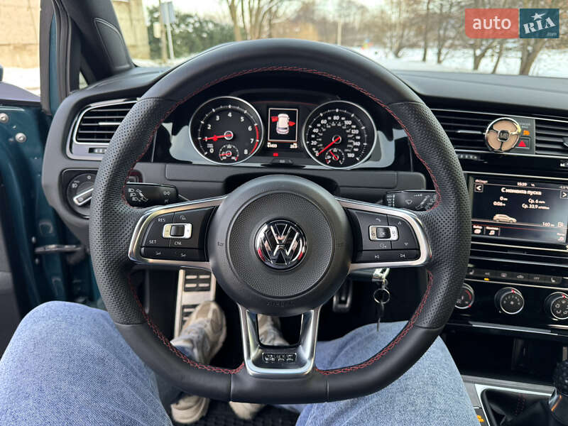 Хэтчбек Volkswagen Golf GTI 2018 в Львове