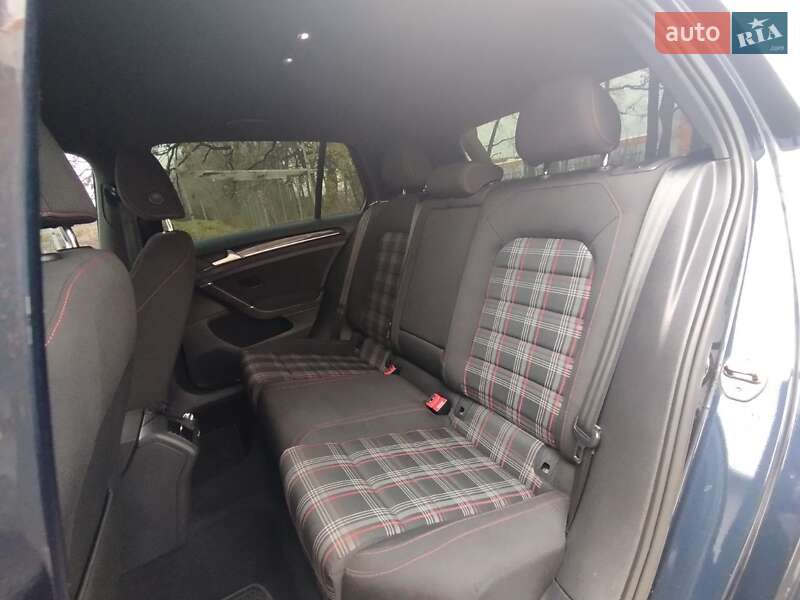 Хэтчбек Volkswagen Golf GTI 2016 в Киеве фото 23 Хэтчбек Volkswagen Golf GTI 2016 в Киеве