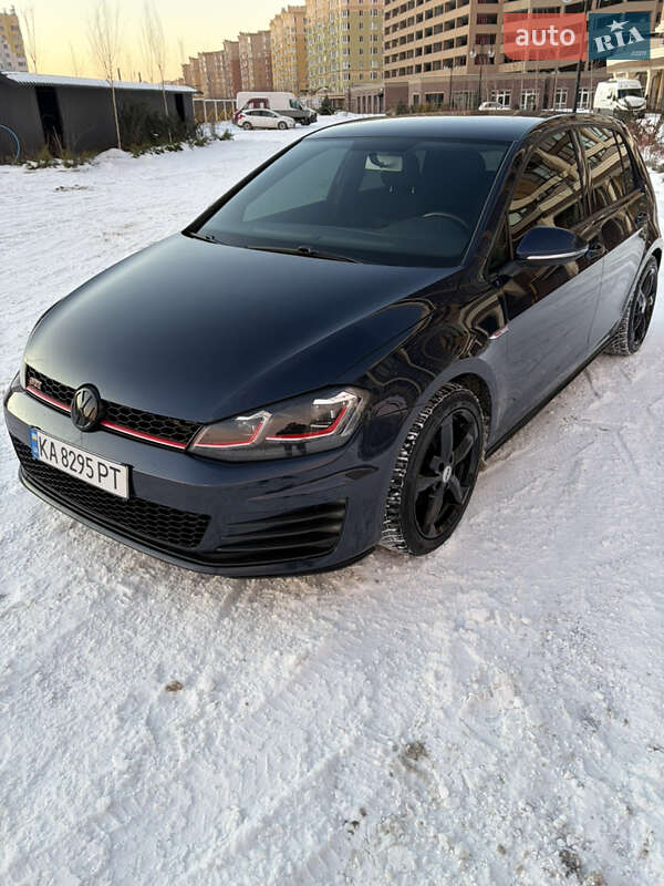 Хэтчбек Volkswagen Golf GTI 2017 в Киеве
