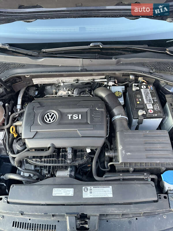 Хэтчбек Volkswagen Golf GTI 2017 в Киеве