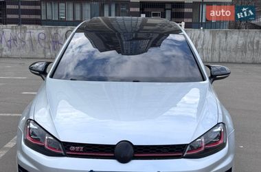 Хэтчбек Volkswagen Golf GTI 2015 в Киеве
