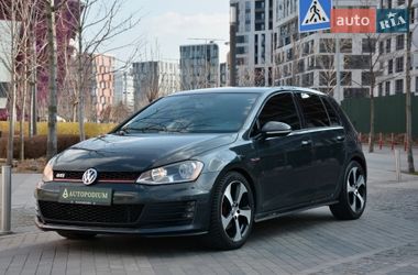 Хетчбек Volkswagen Golf GTI 2016 в Києві