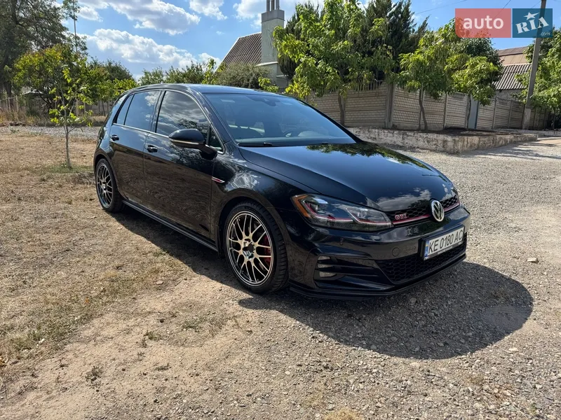 Volkswagen Golf GTI