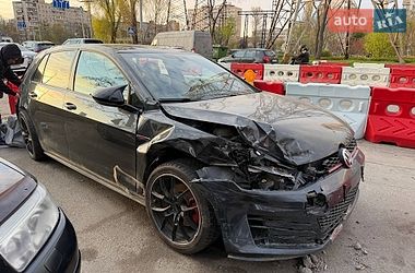 Хэтчбек Volkswagen Golf GTI 2015 в Киеве