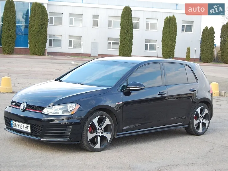 Volkswagen Golf GTI