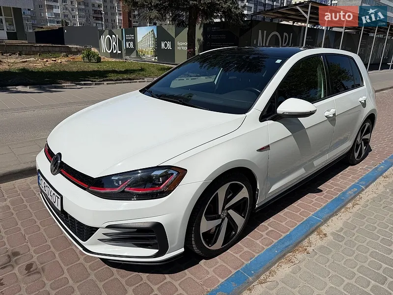 Volkswagen Golf GTI