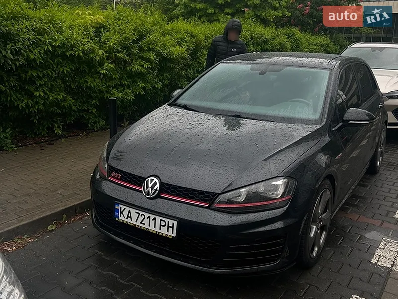 Volkswagen Golf GTI