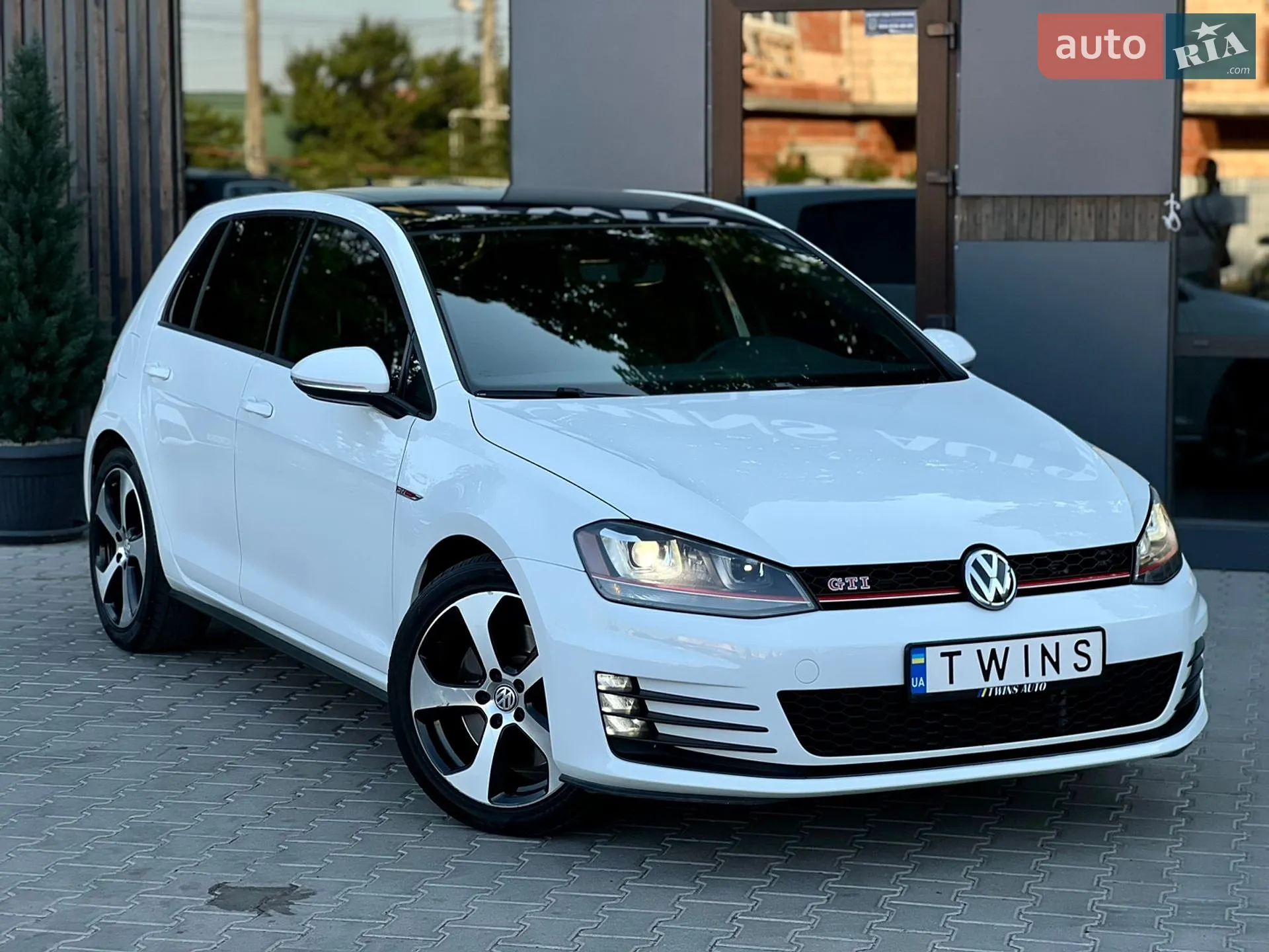 2017 Volkswagen Golf GTI - мініатюра 3
