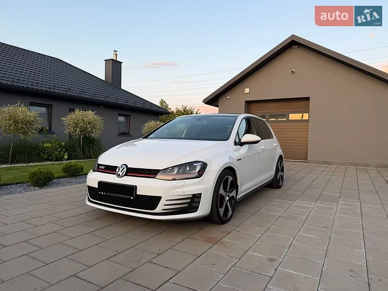 Volkswagen Golf GTI