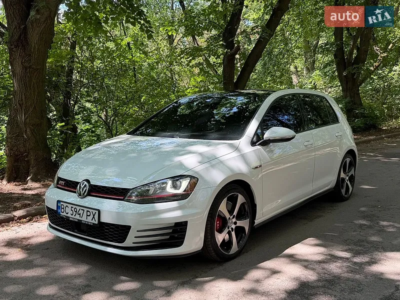 Volkswagen Golf GTI