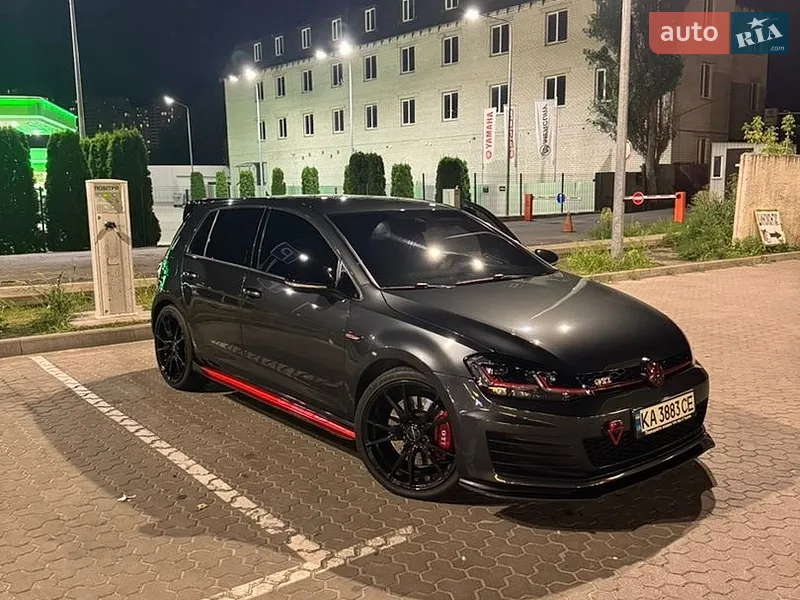 Volkswagen Golf GTI