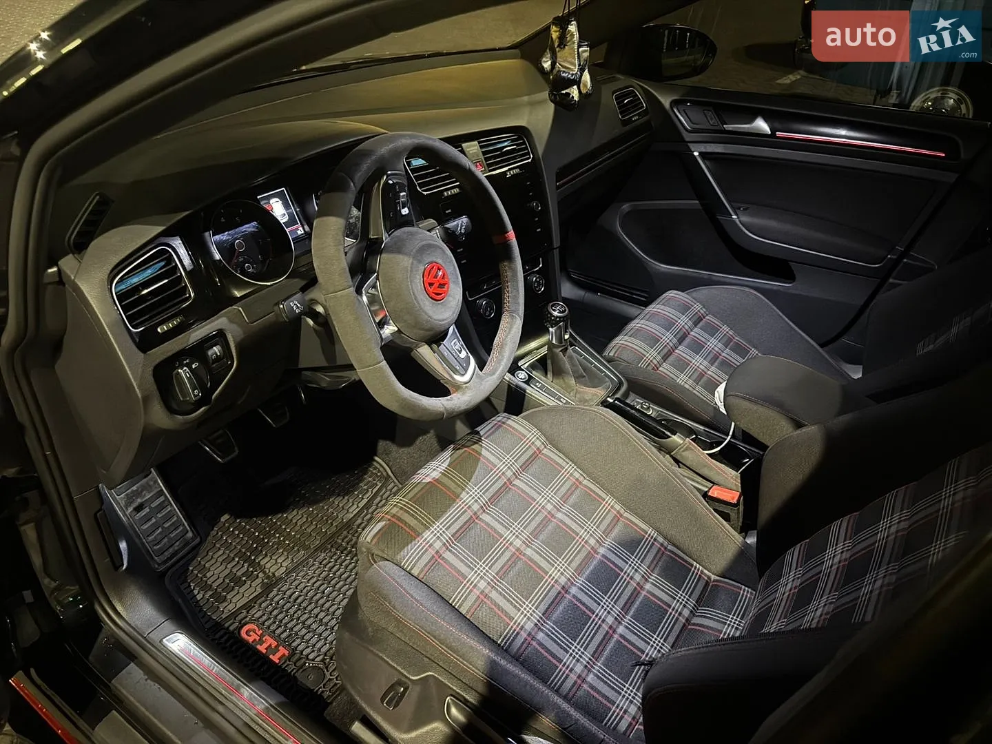 2016 Volkswagen Golf GTI - мініатюра 13