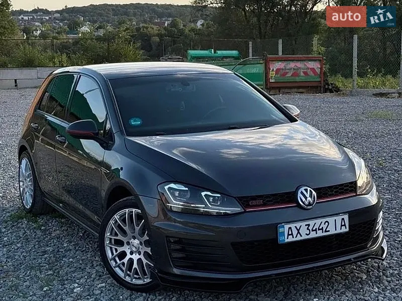 Volkswagen Golf GTI
