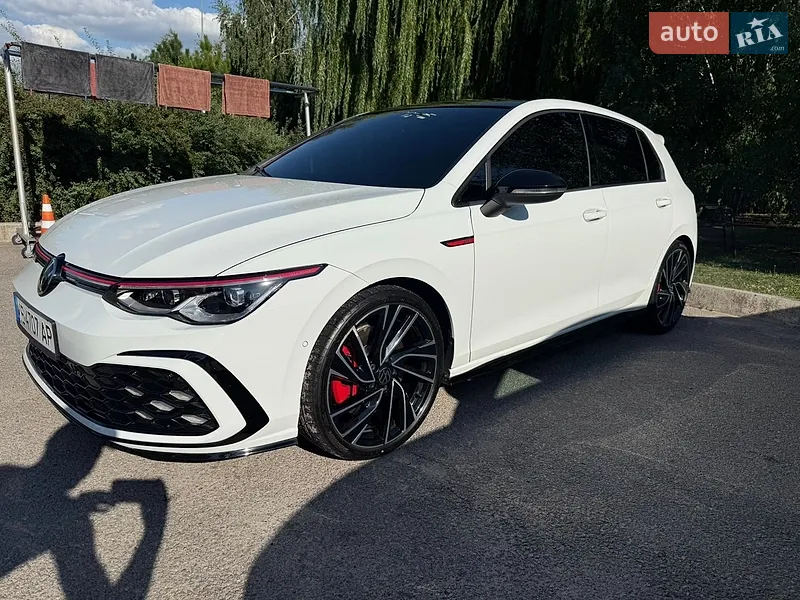 Volkswagen Golf GTI