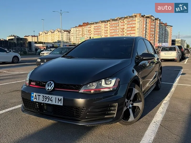 Volkswagen Golf GTI