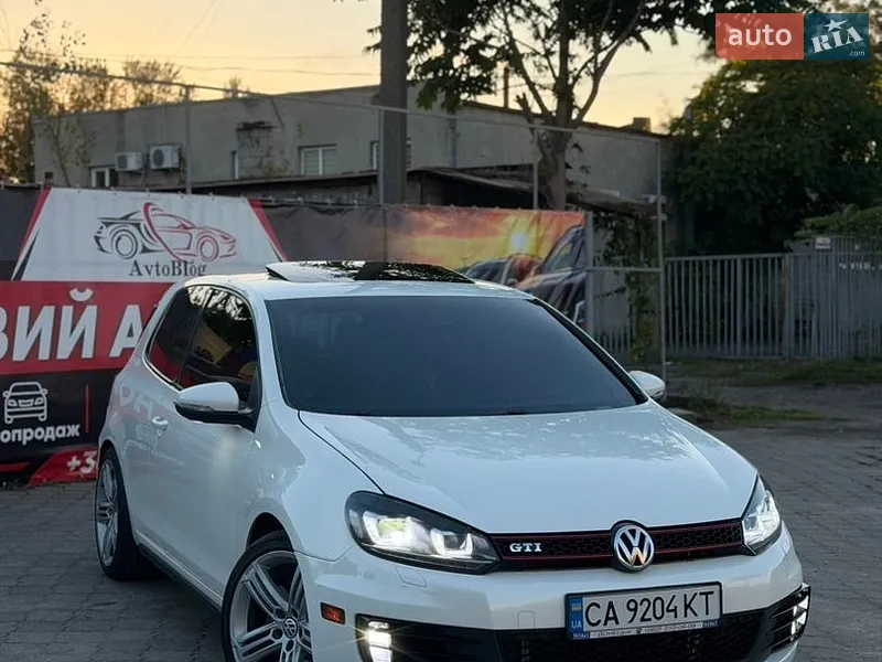 Volkswagen Golf GTI