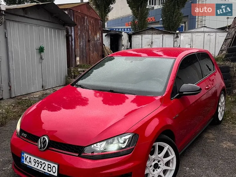 Volkswagen Golf GTI