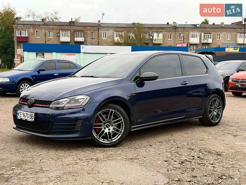 Volkswagen Golf GTI